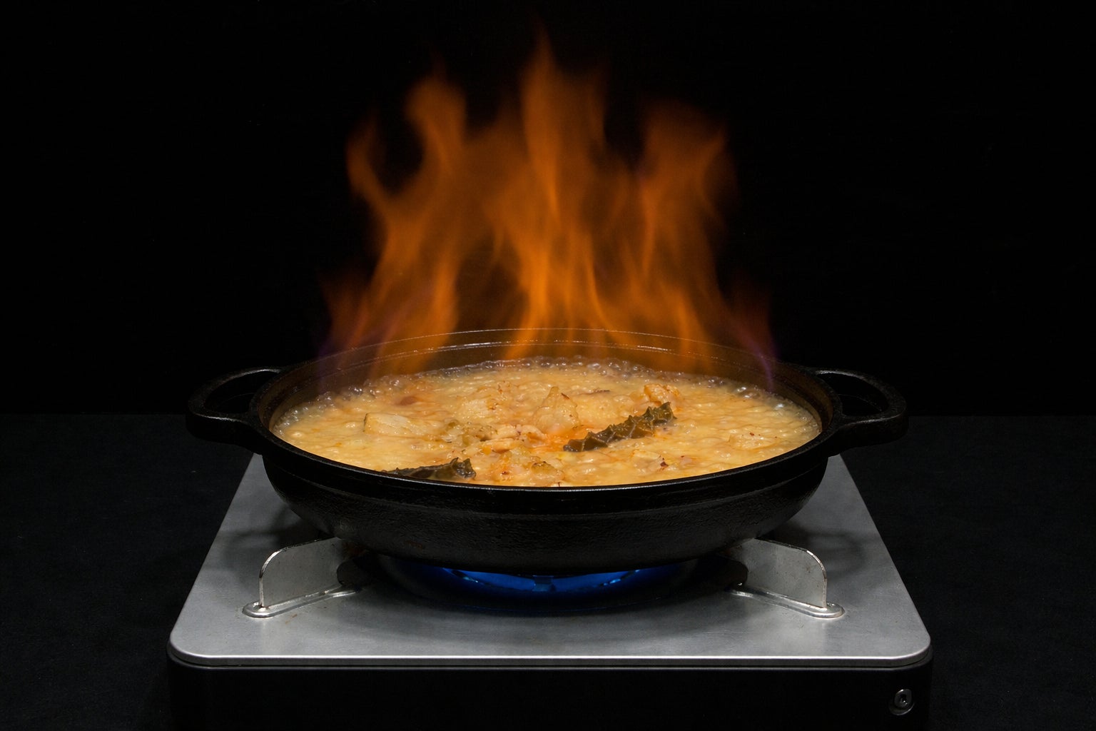 【滋賀・瀬田】火柱が上がる「燃えるすき焼き」が2/1提供開始。開始早々「価格設定ミス？」と話題のフルアテンドコース、発売記念で会員なら全員1,000円OFFの3,400円に。