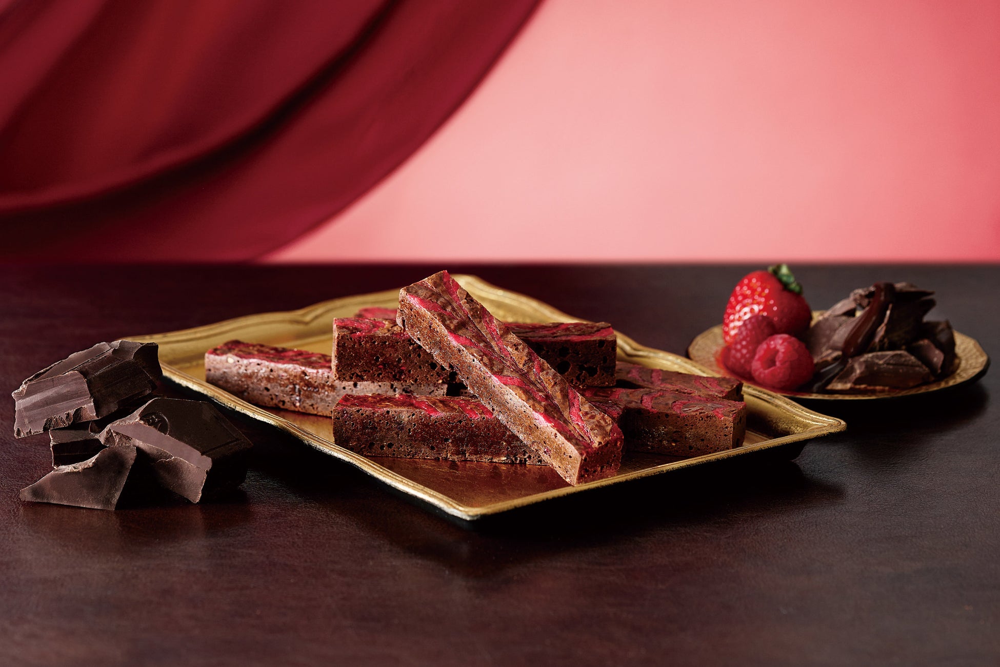 ニューヨークの名門ステーキハウス「ベンジャミンステーキハウス」ＫＩＴＴＥ大阪店にて、黒毛和牛とアワビ、ロブスターを味わう美食のひととき「至高の饗宴コース」を提供開始