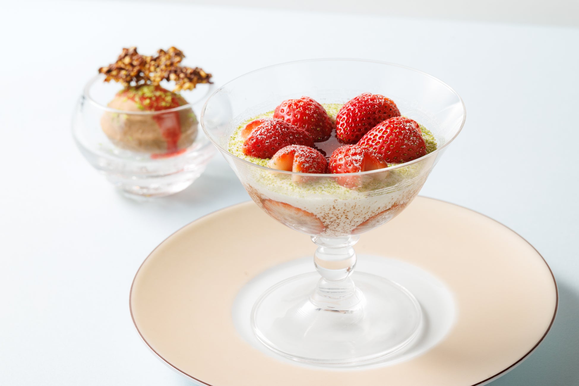 フランス・パリのショコラトリー「ル・ショコラ・アラン・デュカス」春らしいフレッシュフルーツを使った新作デザートや春限定アフタヌーンティー2/26（木）提供開始！