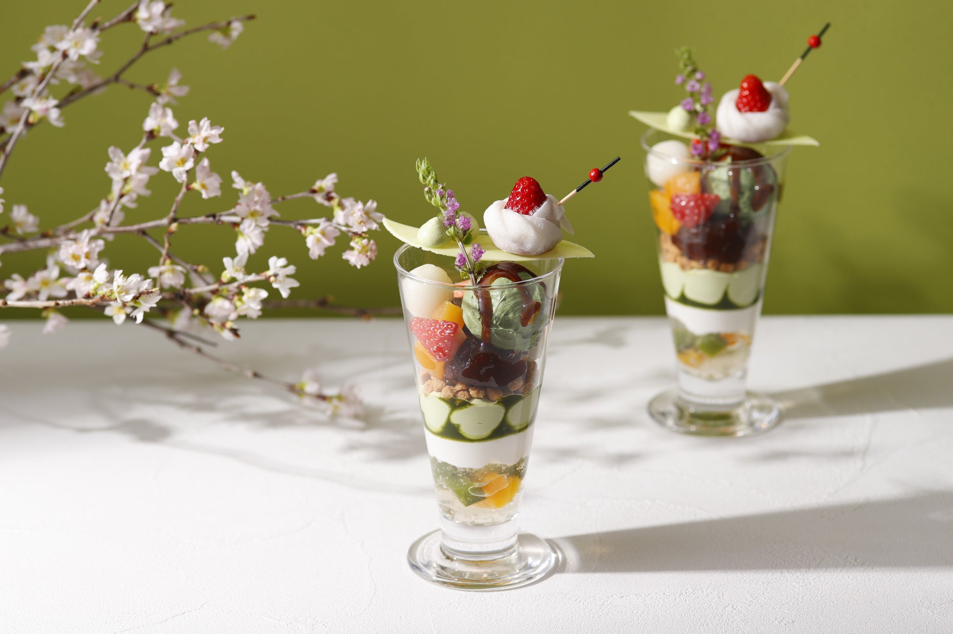 【ホテルニューグランド】“日本の春”を華やかなビジュアルで表現！「抹茶パフェ」（コーヒーハウス ザ・カフェ）