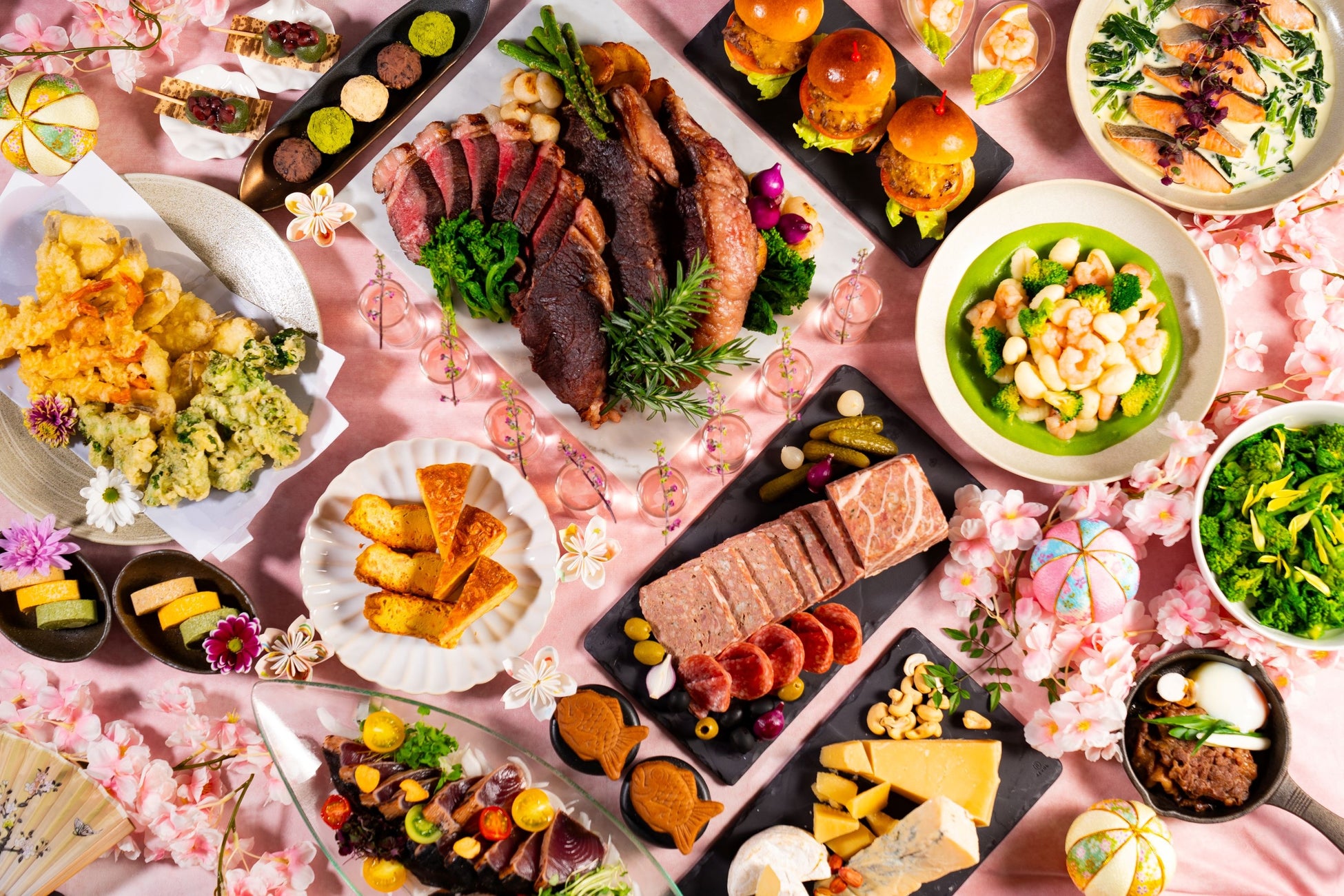 くるめし弁当公式YouTubeチャンネル『BENTOBEN – 弁当弁 -』「トゥアンビ×ヨネダ2000 愛」を公開