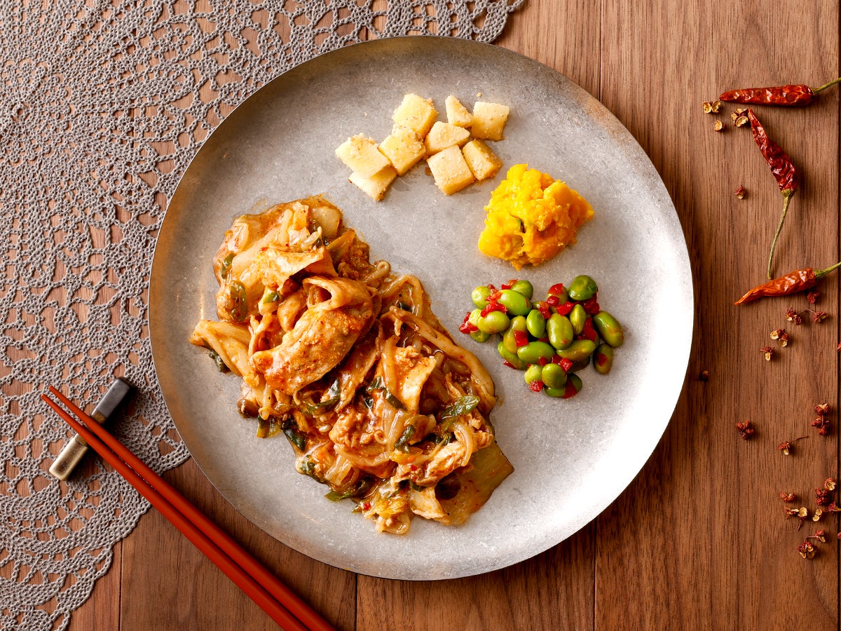 ふんわり卵と彩り野菜で、心ほぐれる朝のひととき「やさしいクリーミーソースオムレツ」を2月6日(金)に新発売