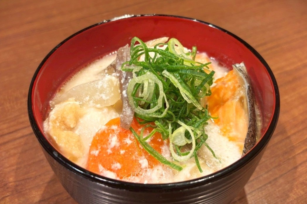 日本酒の余韻を、一杯のかす汁で。N・Iの酒粕を使った冬限定メニューが登場｜北海道海鮮 にほんいち 福島店