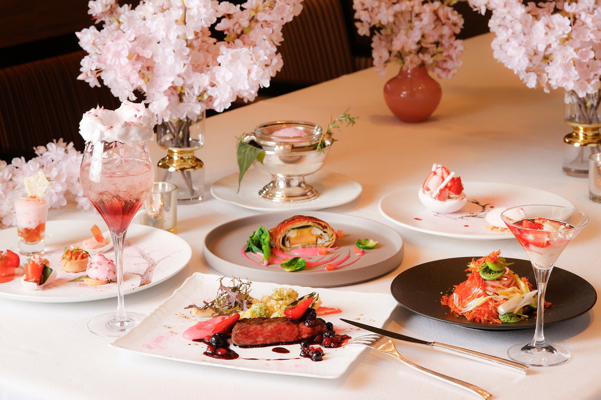 福祉×VTuberバー「VtoBAR LiVE」名古屋・SAKUMACHI商店街で2/21サービスローンチ｜公式LINE開設、LINEから予約受付を開始