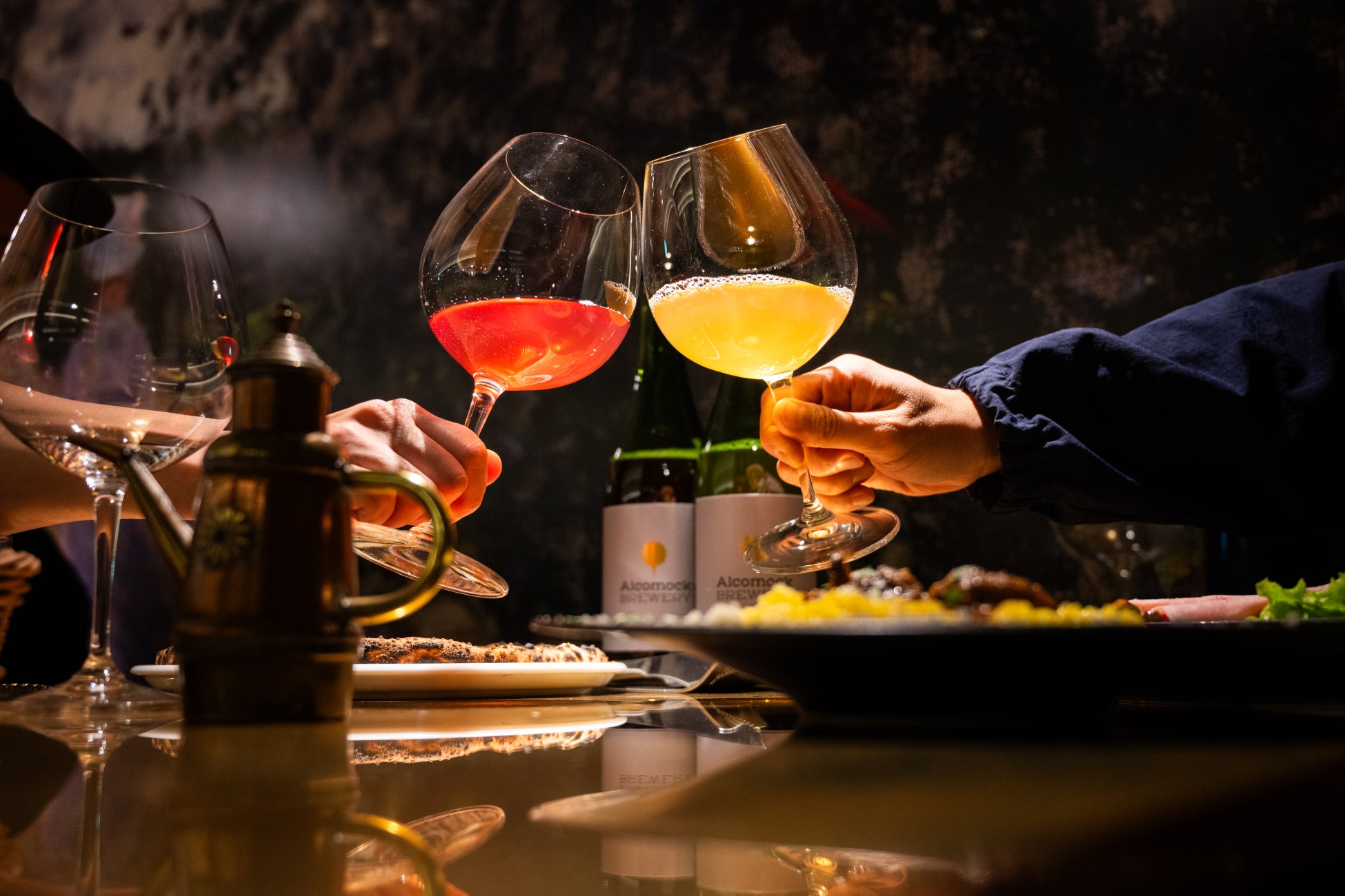 シンガポール日本大使館主催「天皇誕生日祝賀レセプション」にて、日本の発酵技術が光る「ラグジュアリー・コンブチャ」を提供