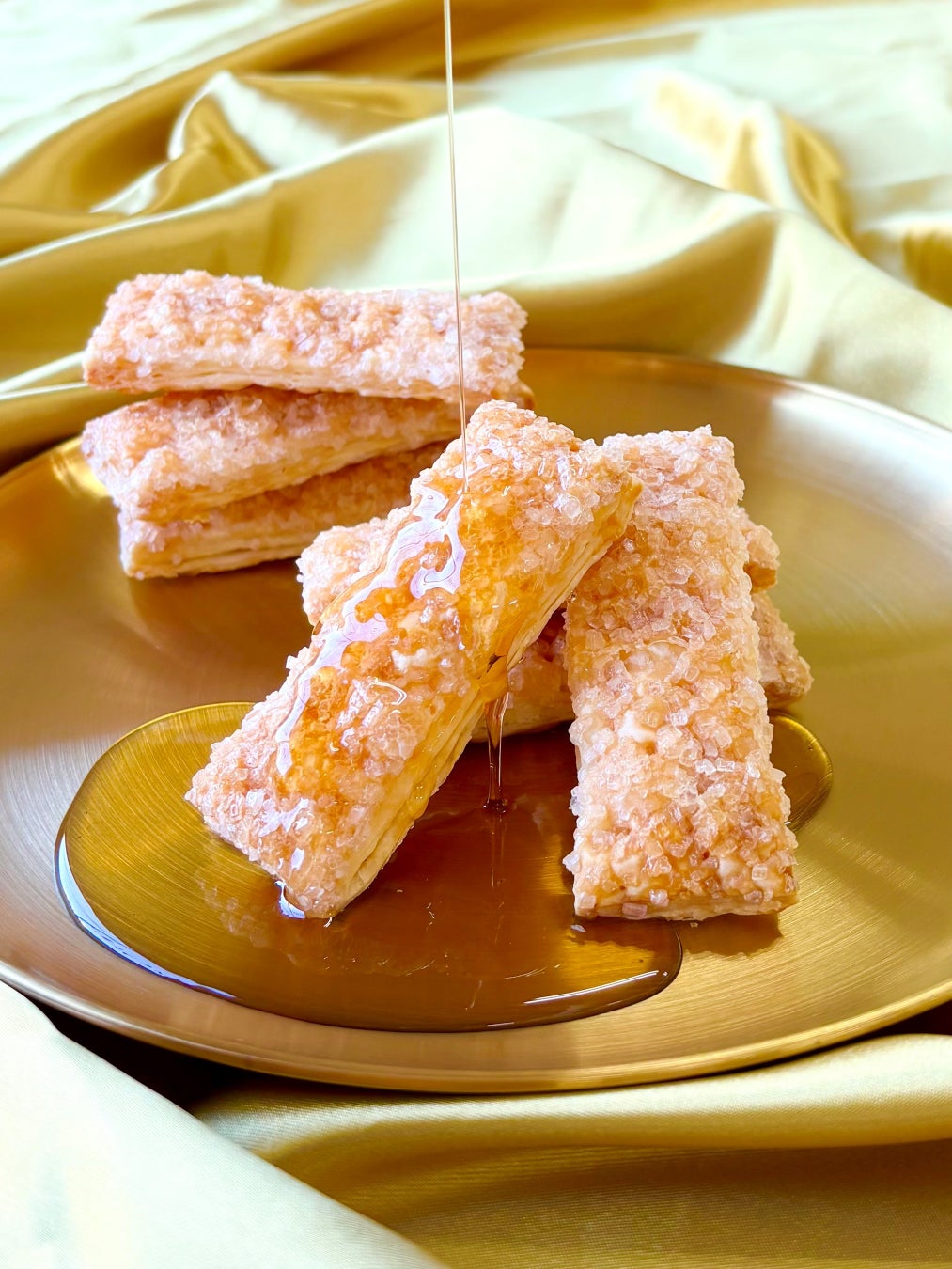 【JR東京駅 グランスタ東京先行販売】ミルフィーユ専門ブランド『LE FEUILLES（ル・フィーユ）』からメープルとバター香るミルフィーユ、「シュガーメープルミルフィーユ」が新発売！