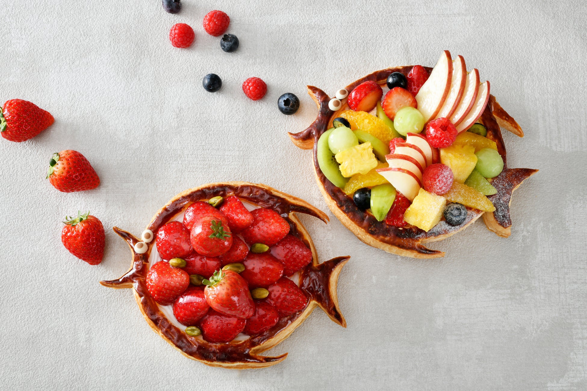 【ホテルニューグランド】今年は2種類！魚の形がキュートなフランス伝統菓子「ポワソンダブリル」（コーヒーハウス ザ・カフェ）