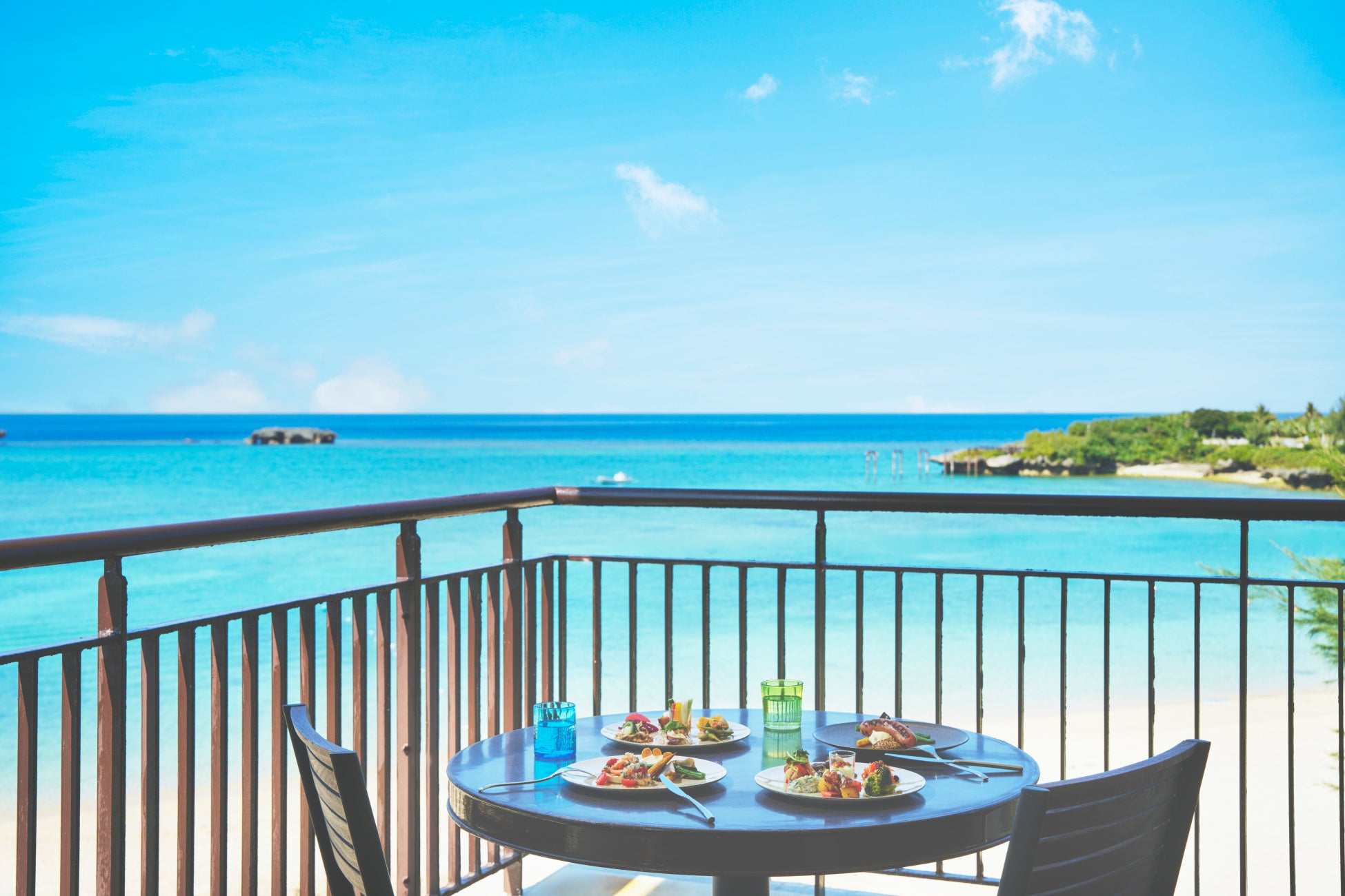 海を望む絶景ダイニング「万座グリル」2026年3月1日再始動