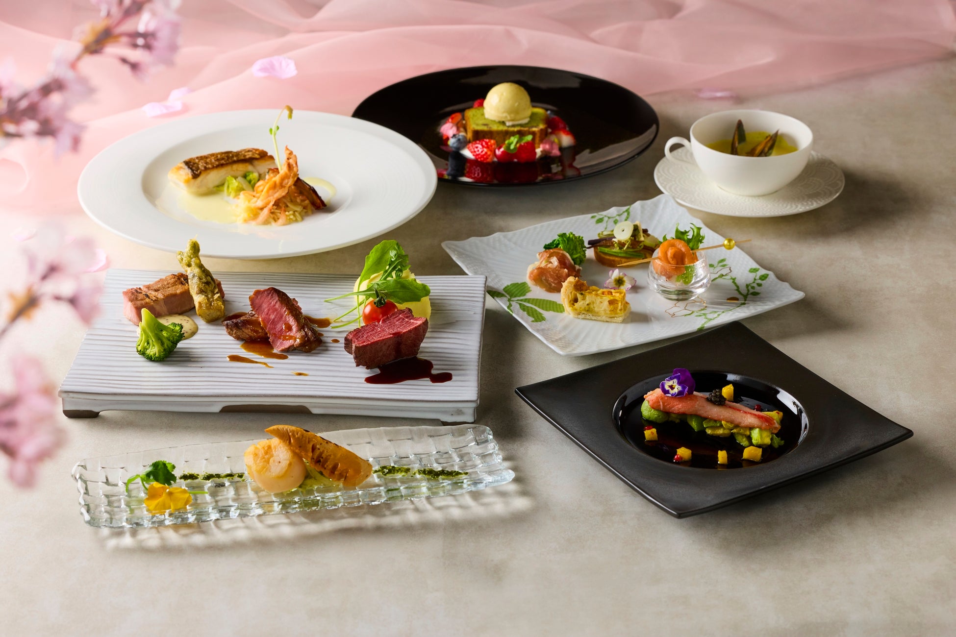 【夜景とともに春を味わうダブルメインコースの摩天楼ディナー】ザ ロイヤルパークホテル アイコニック 東京汐留