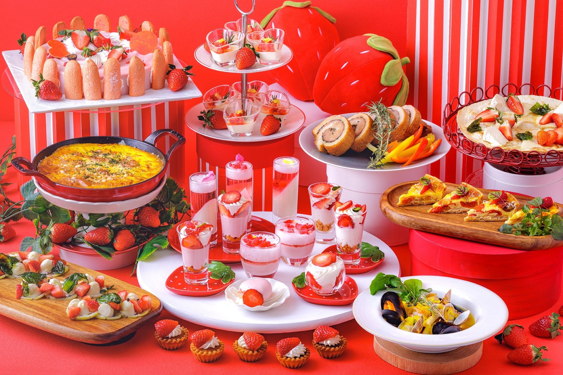 ANAクラウンプラザホテル千歳　週末はストロベリースイーツブッフェ、平日はごほうびランチプレート　スイーツから料理まで楽しむ❝いちご尽くし❞の3月限定プロモーション開催