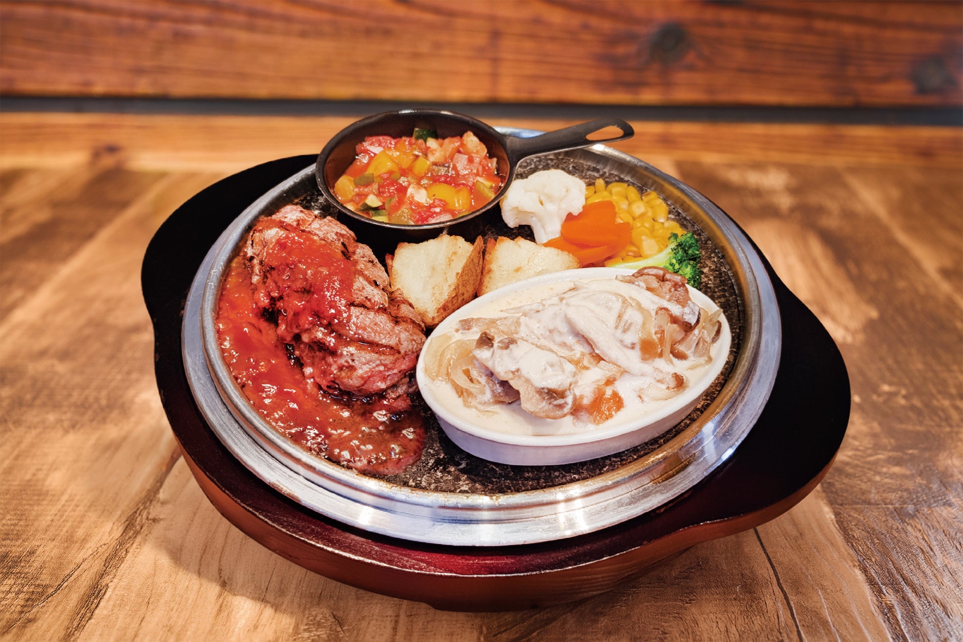 石焼きハンバーグ&ステーキ「ストーンバーグ」ラゾーナ川崎店　ハンバーグの世界旅行もついにラスト！「2025ワールドハンバーグキャンペーン」第6弾 ～フランス～