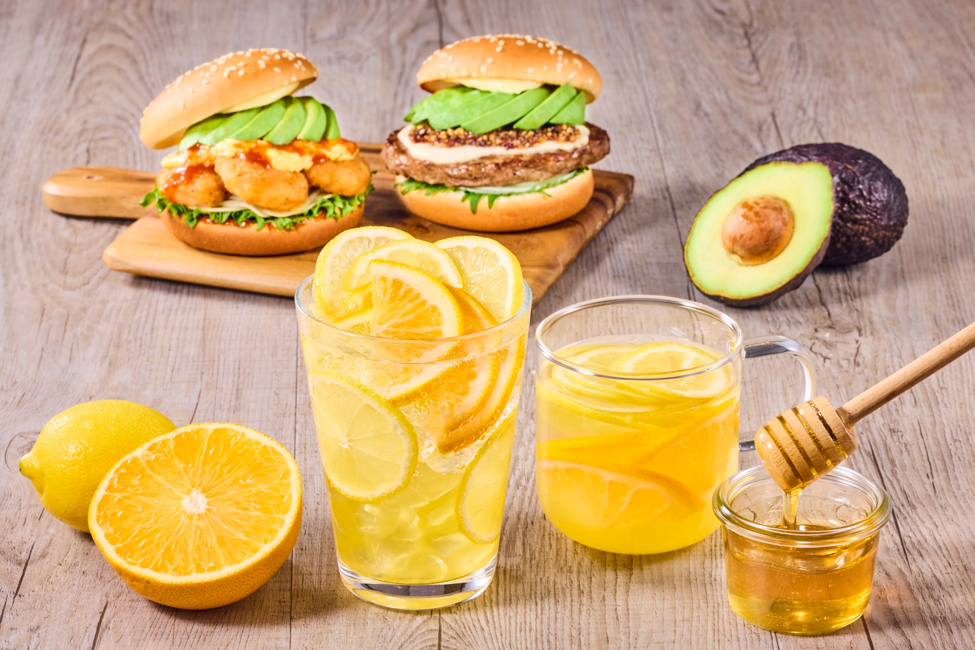 昨年完売の人気レモネードが、今季も復活！甘さの奥に、爽やかなほろ苦さ。主役は鹿児島生まれの希少柑橘「紅甘夏」