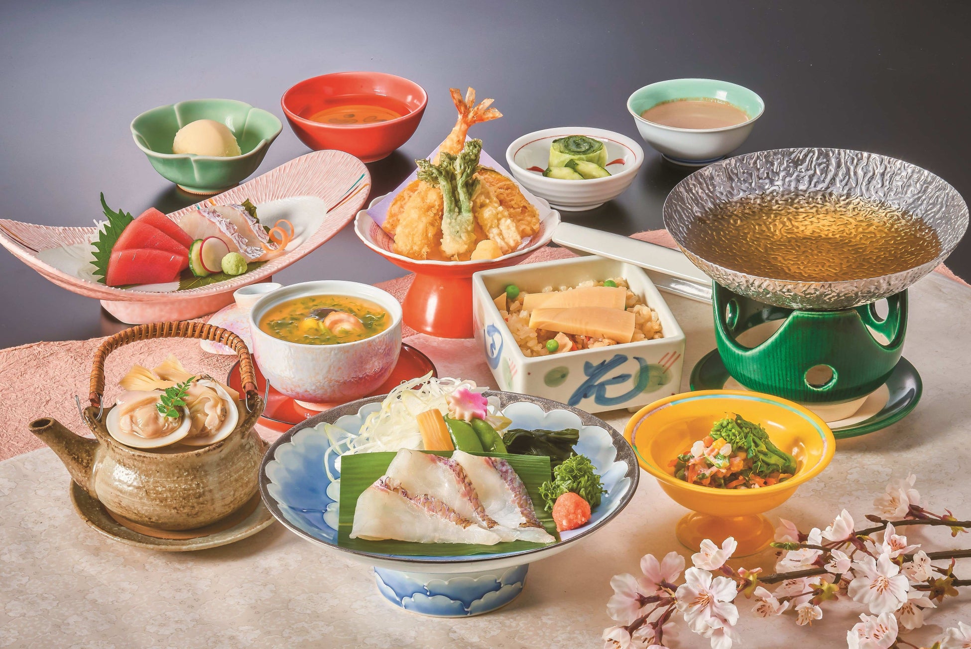 【焼きたてのかるび】丼だけじゃない。３月５日(木)より「コムタンカルビラーメン」などが新登場！