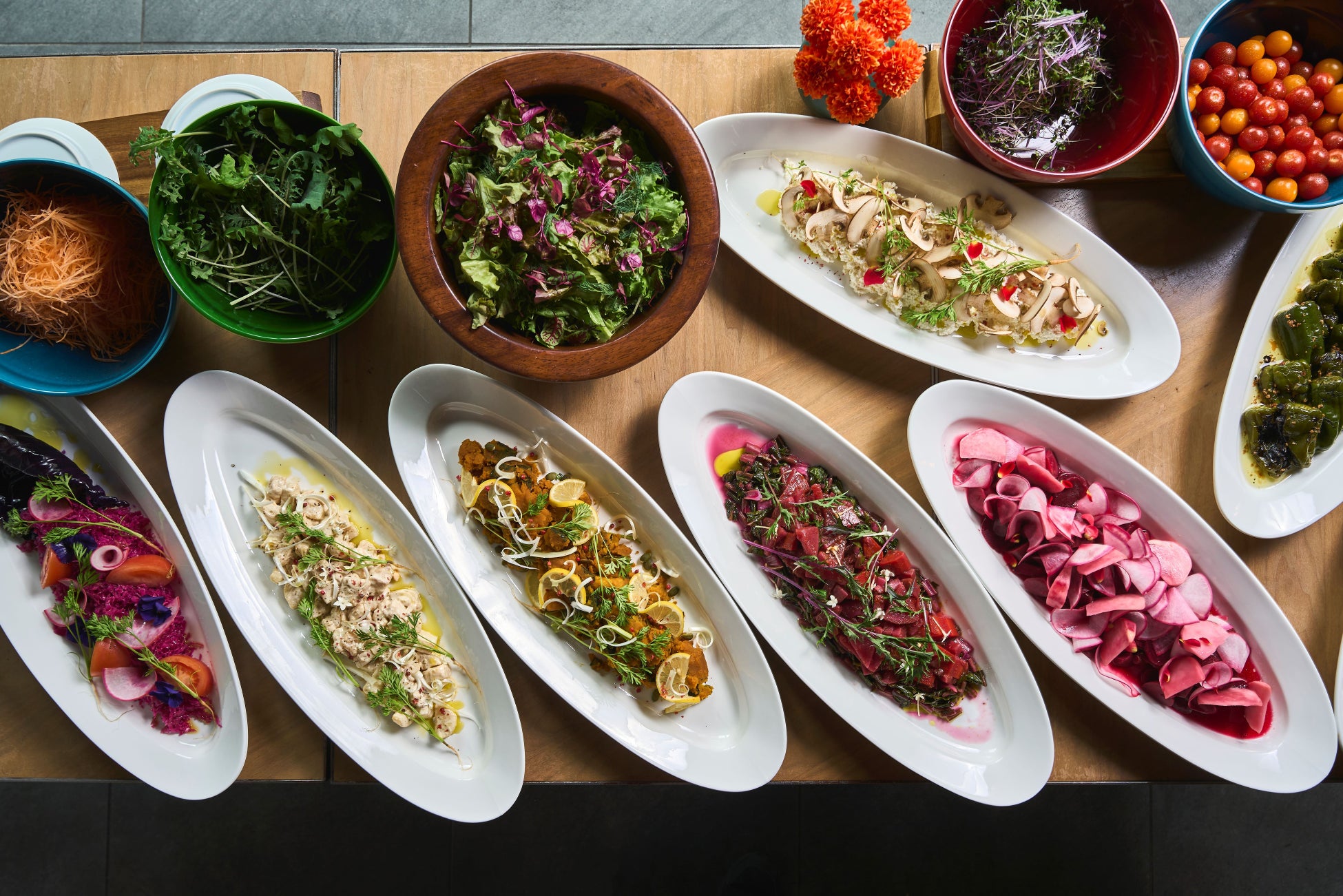 【チャプター京都 トリビュートポートフォリオホテル】レストランCHAPTER THE GRILLのランチに、上賀茂有機野菜を主役にした多彩な野菜料理をお楽しみいただける『ベジタブルビュッフェ』が登場