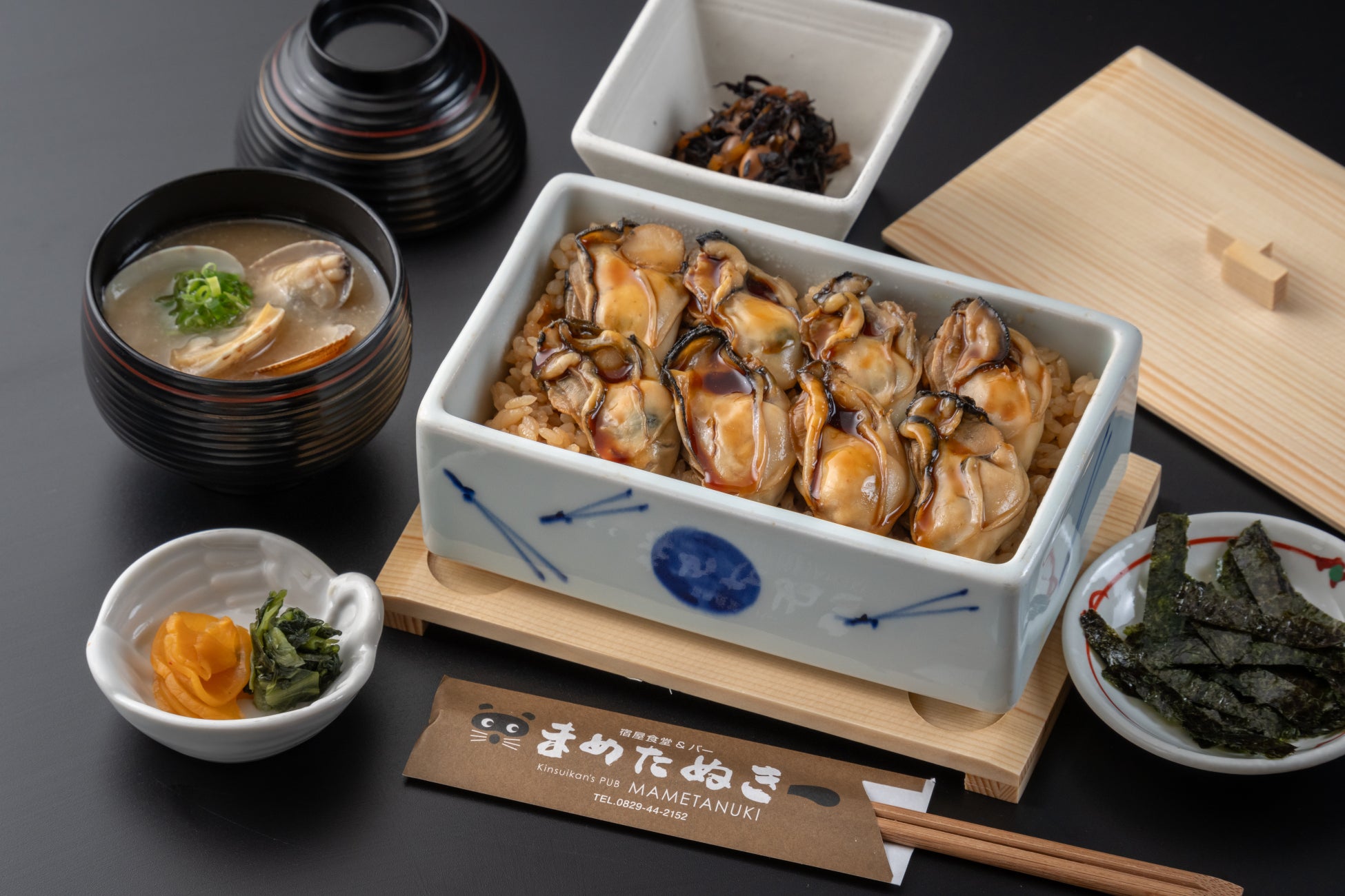 行列ができる“宮島名物”が復活。1日わずか20食限定、穴子めしと並ぶ人気メニュー「牡蠣めし」がランチ提供を再開