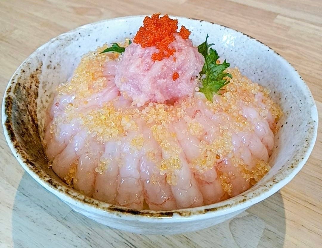 【ジョリーパスタ】フレッシュな苺を使った「苺のドルチェフェア」第2弾 注文ごとに焼き上げる「~焼きたてパイ~苺のミルフィーユ」新発売!