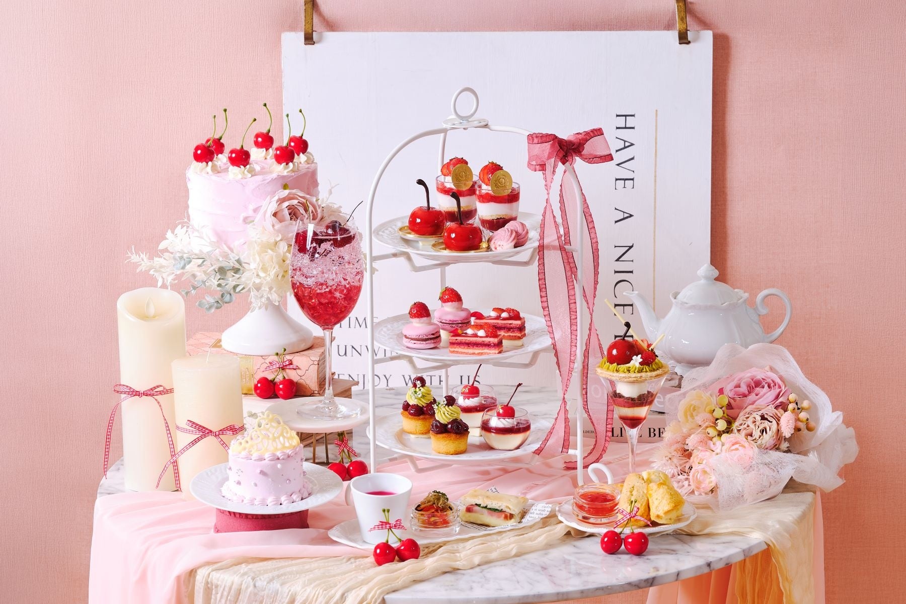 【横浜】桜が舞う春の季節に、ふたつの果実をぎゅっと詰め込んだキュートなスイーツ 「春いちごと真っ赤なチェリーのアフタヌーンティー」
