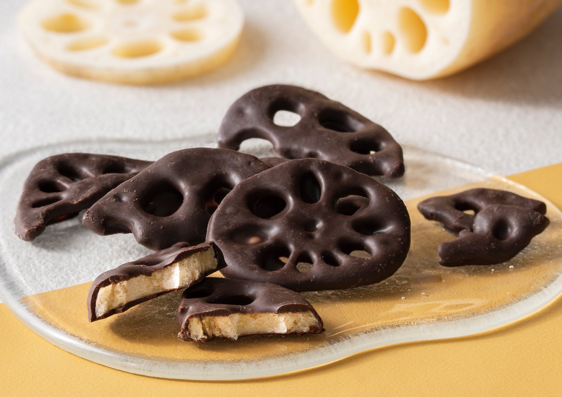 山口県岩国市の魅力と、れんこん×チョコレートの楽しさを全国に！　ゴディバ「岩国れんこんチップス チョコレート」発売