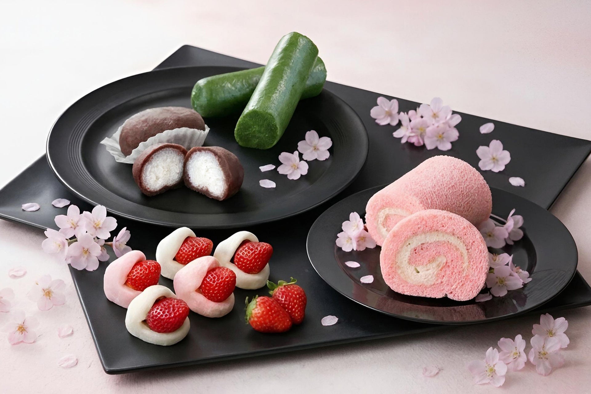 【春のお彼岸フェア】期間限定スイーツが集結！新作「桜ロール」と「よもぎ棒餅・ぼた餅・大きな苺大福」3/6登場！