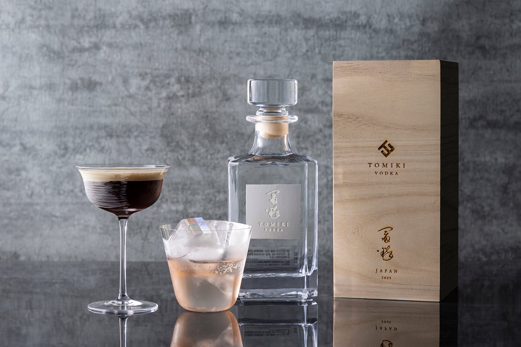 コンラッド東京、4月1日（水）より「TOMIKI」ウォッカを使用したオリジナルカクテル2種をご提供