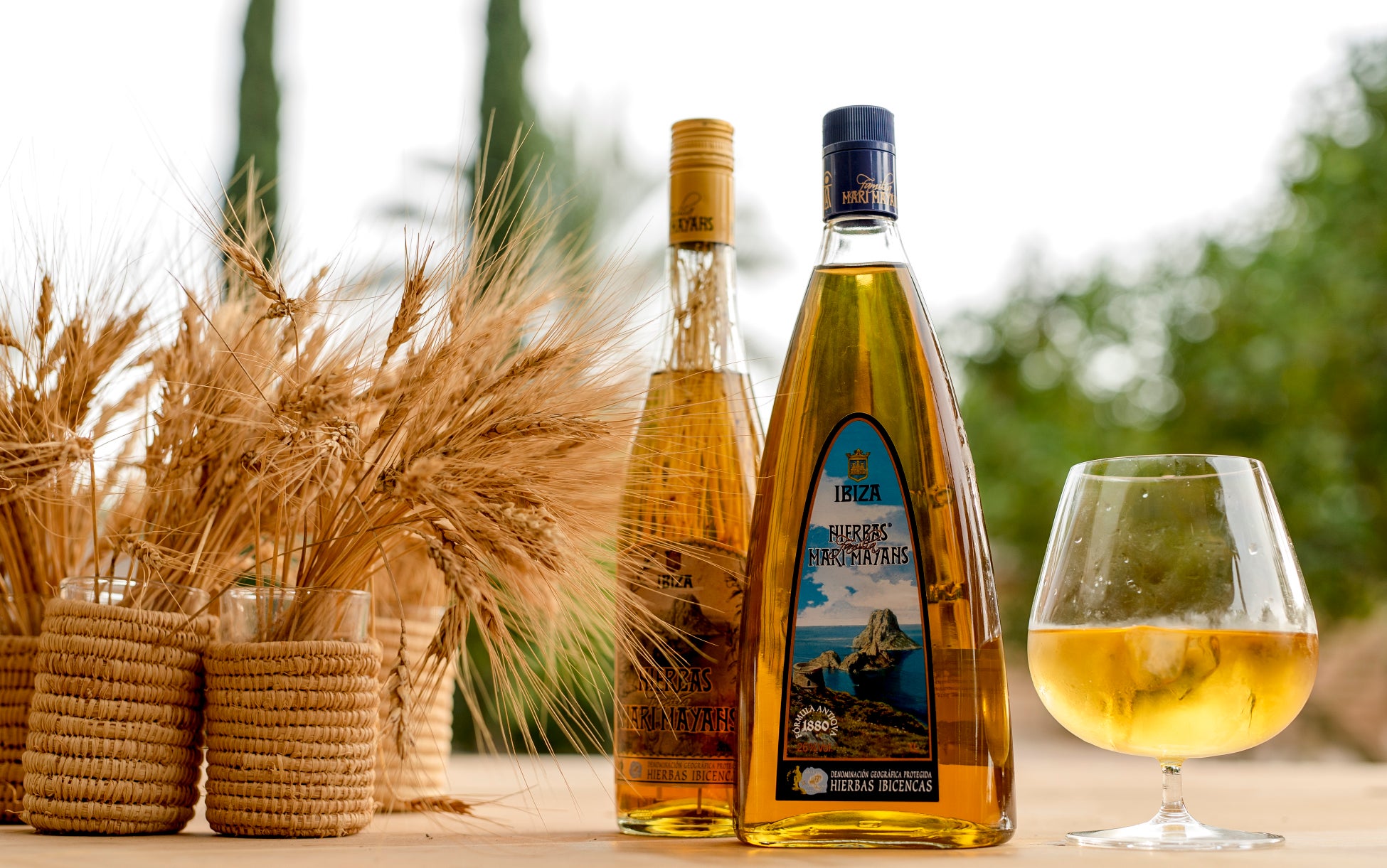 スペイン・イビサ島伝統のハーブ酒「イエバス」が「スペイン食品賞2025 最優秀スピリッツ賞（IGP部門）」を受賞