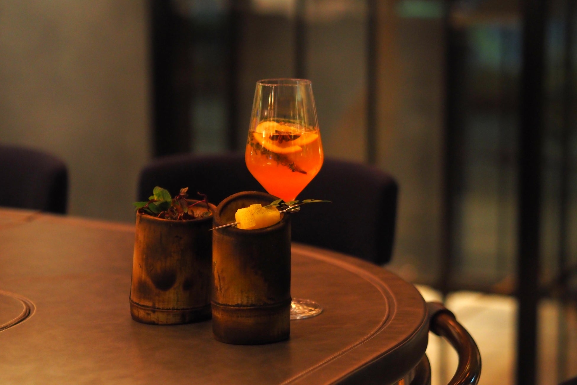 【メルキュール京都ステーション】天然竹のグラスで味わうシグネチャーカクテル ー 京都の夜を彩る、落ち着きと洗練のバー「The Court Bar」誕生