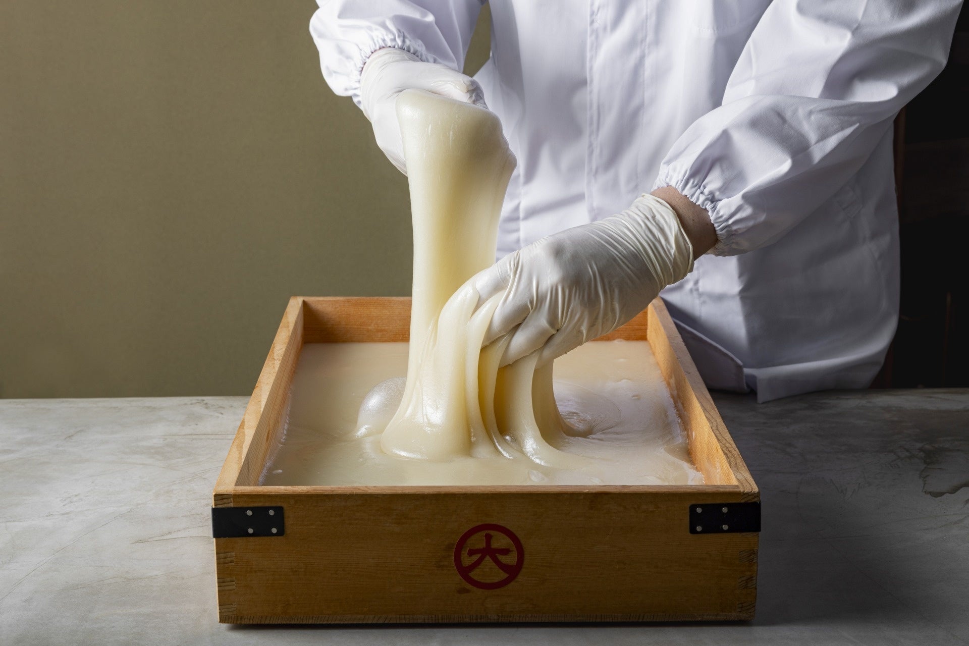 春の和菓子を再設計！餅専門店「と、餅」から3種の「進化系お花見餅」が登場