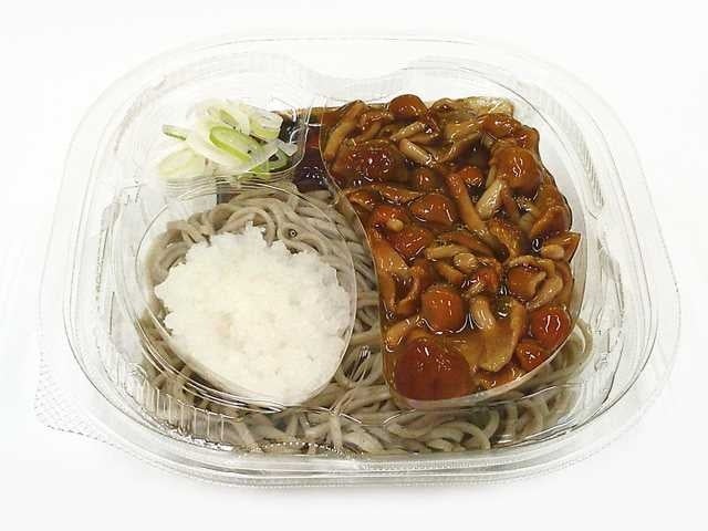 食べ始めたら夢中な、驚きの”ザク硬”食感のアイスクリームが誕生！　ハーゲンダッツ ミニカップ ROCKY CRUNCHY!　『ストロベリーブラックココア』、『ソルティハニーバター』