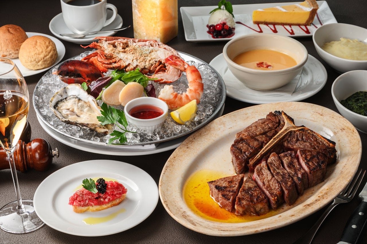 NYの名門ステーキハウス「ベンジャミンステーキハウス」大阪店、春の特別なひとときを彩る、最上級プライム熟成Tボーンステーキと豪華シーフードの特別コース「コース・ザ・ベンジャミン」が新登場