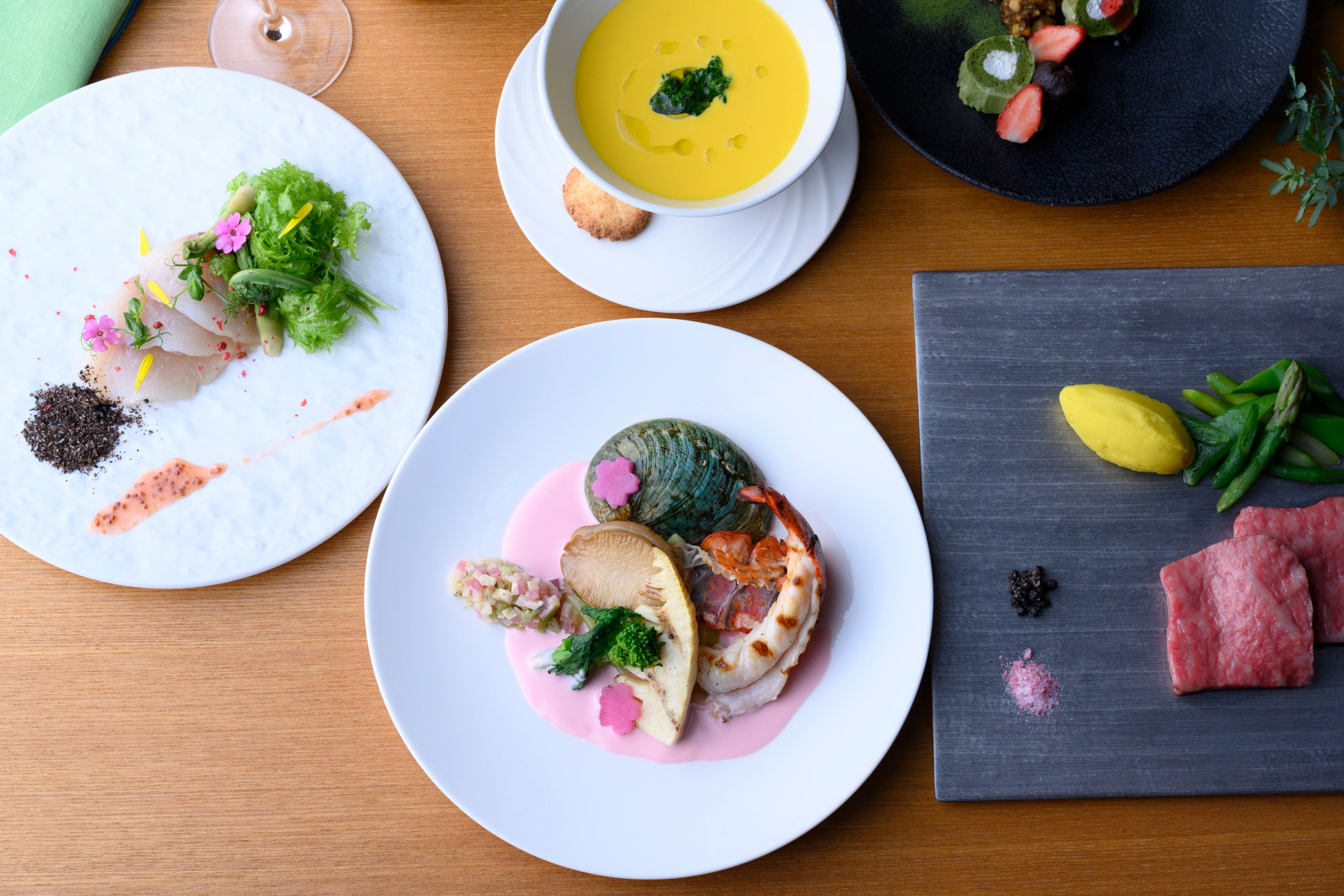 【コートヤード・バイ・マリオット 白馬】信州の滋味と白馬の春の香りが重なり合うディナーコース「信Shinshu Blessings Dinner -Spring-」を発売