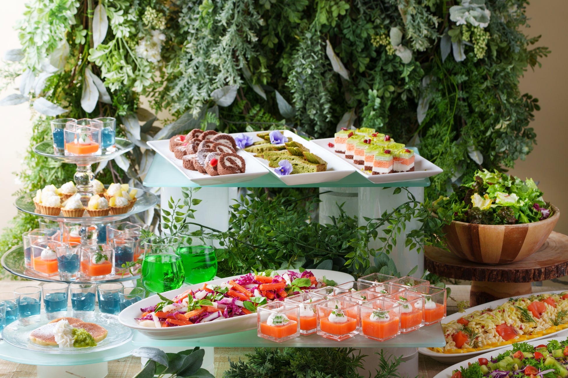 飲食店の出店したい業態ランキング2025発表　10年以上首位の「居酒屋」を「カフェ」が逆転