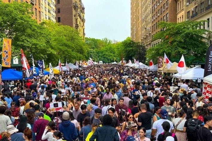 あなたの料理を、海外の舞台へ。 ニューヨーク、フロリダ、テキサス、パリ―― 世界のストリートフェスに、あなたの一品を届けてみませんか。