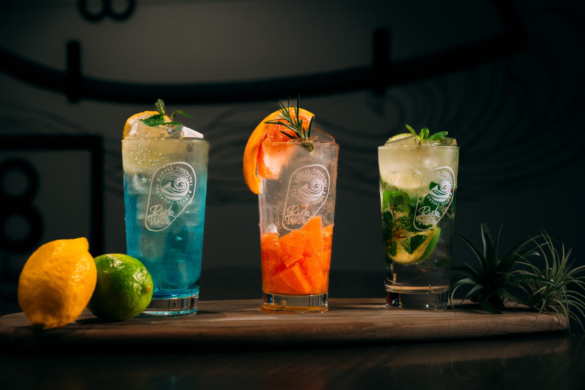 【期間限定】宿泊しなくても楽しめる8HOTELのプールサイドBAR