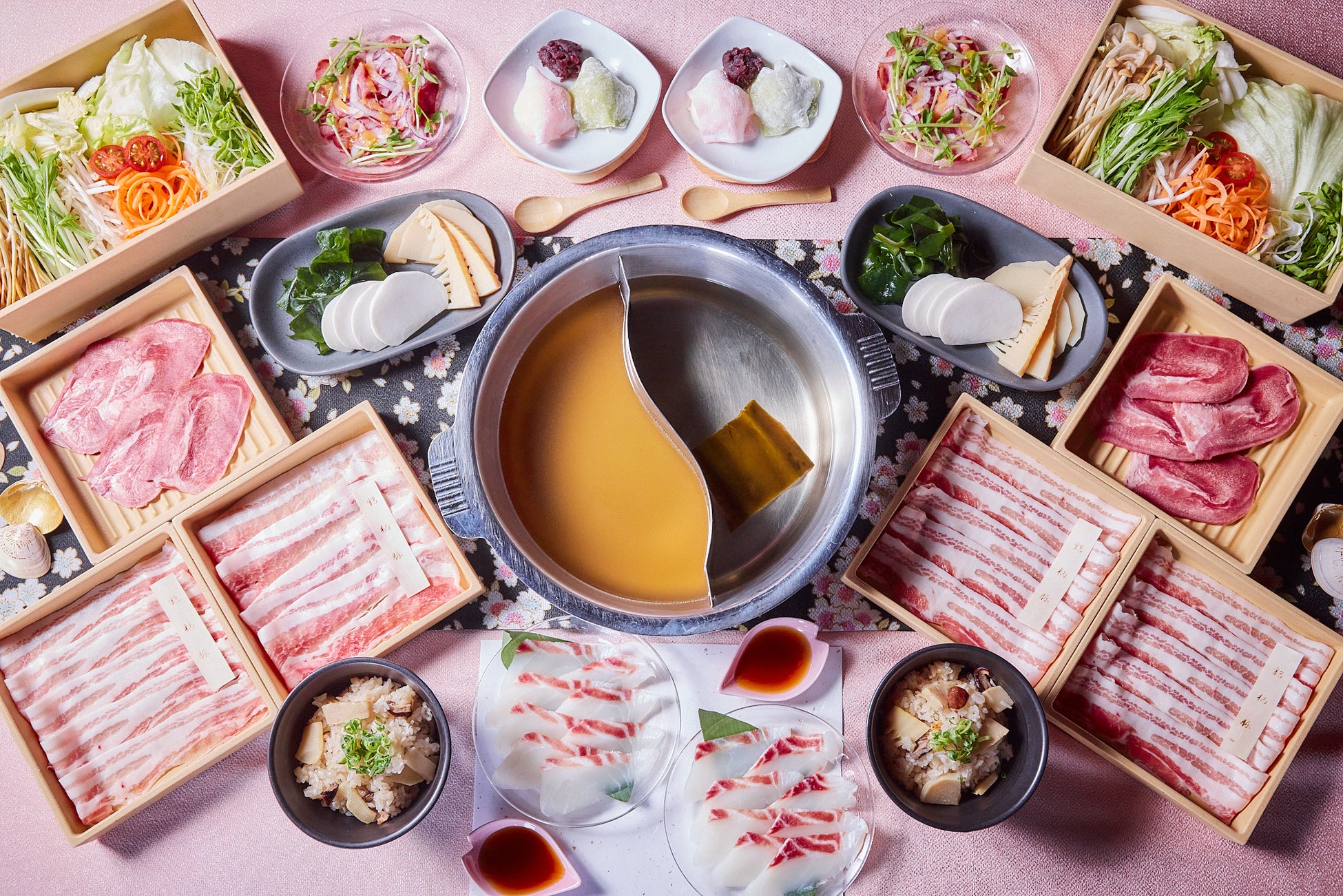 【しゃぶしゃぶ温野菜 イベントレポート】めで鯛、春到来！はまぐり香る黄金だしの「鯛しゃぶ」御膳 ～春野菜・山形恵み豚・花見もちなどの季節限定メニューを一度に味わう～