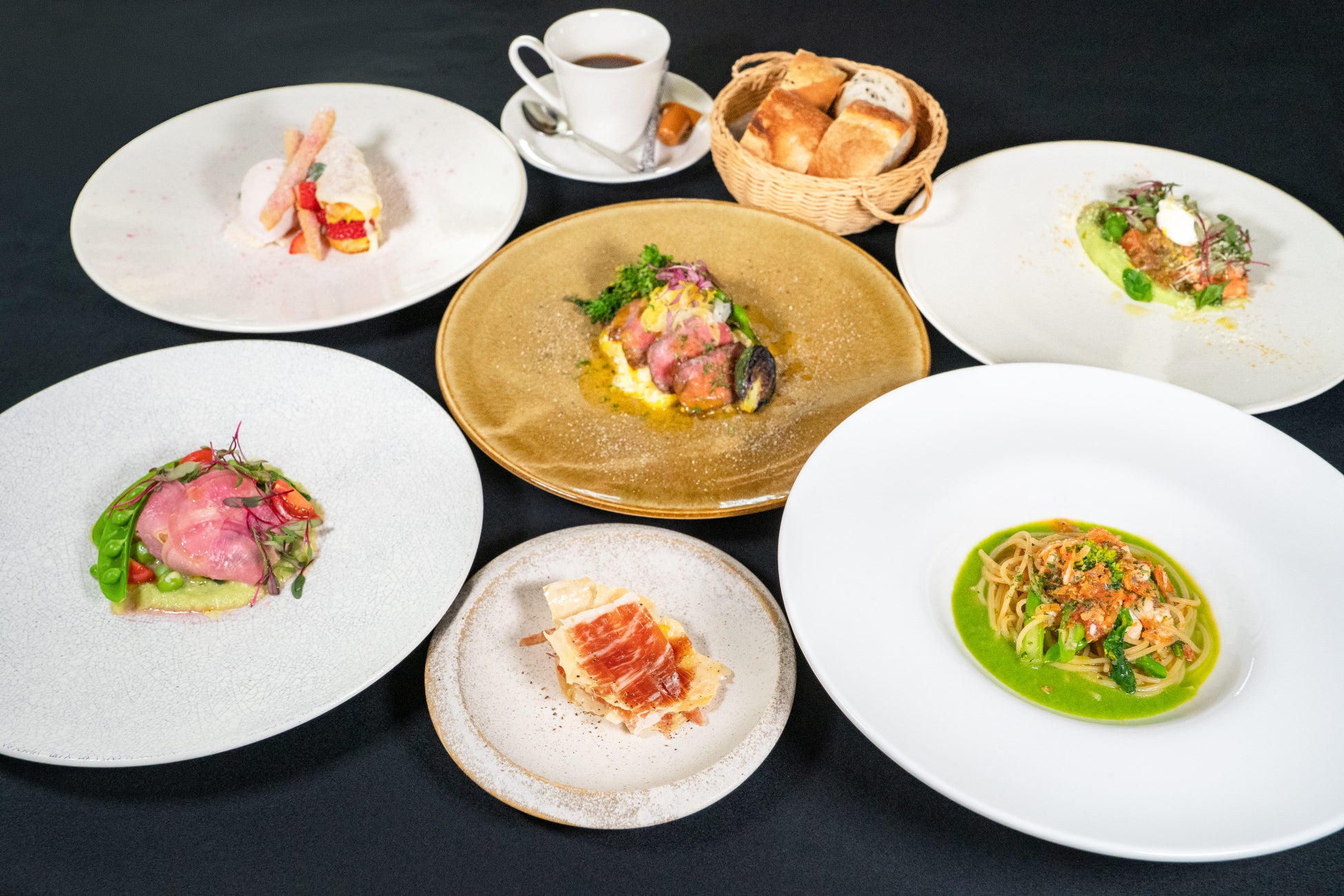 桜海老・菜の花・新玉葱など春食材を贅沢に使用。海辺のレストラン ソル・ポニエンテ が4月限定「春の特別コース」と季節メニューを提供