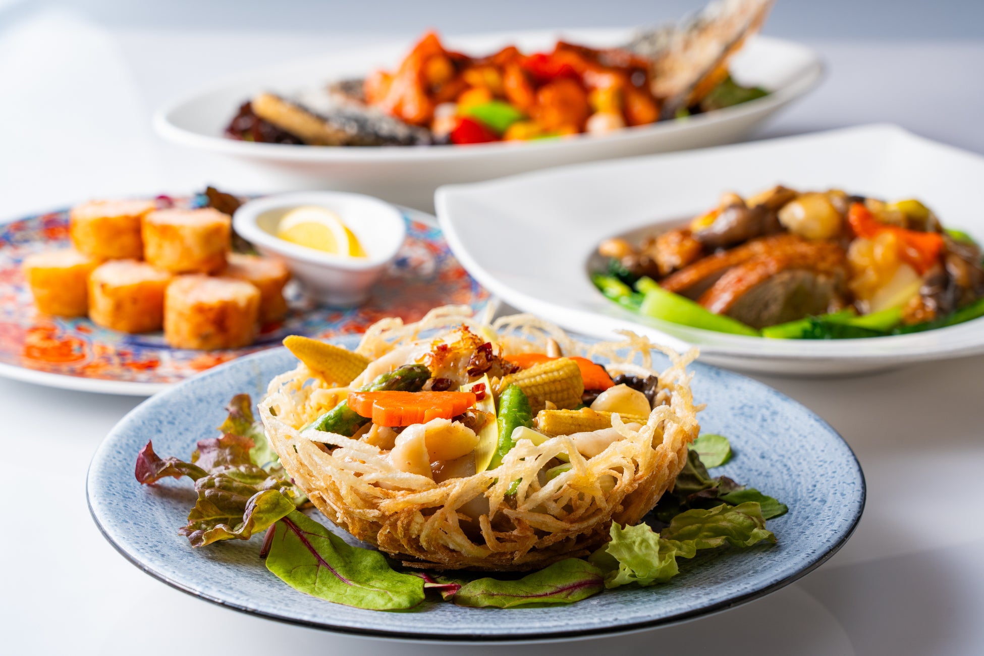 歴代の人気メニューが復刻。京王プラザホテル開業55周年の節目に伝統の味が蘇る「55周年開業記念フェア」を開催