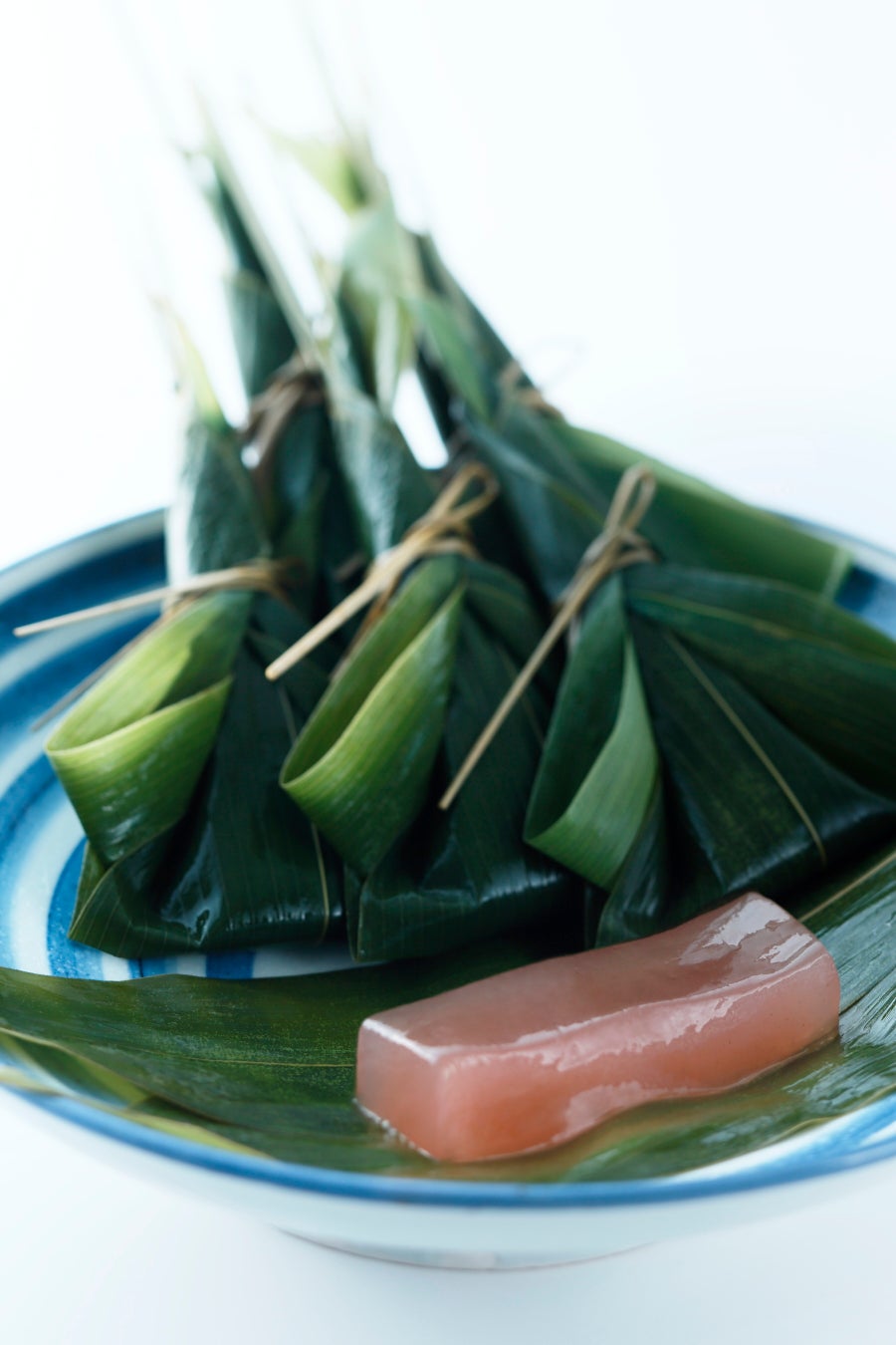 【桜菓子】春の余韻を、ひとときに — 和久傳、季節限定二品を発売