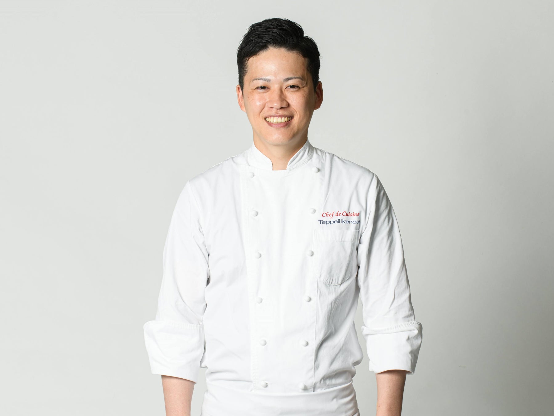 【シェラトン鹿児島】「FLYING HOG GRILL」料理長に池之上哲平が就任