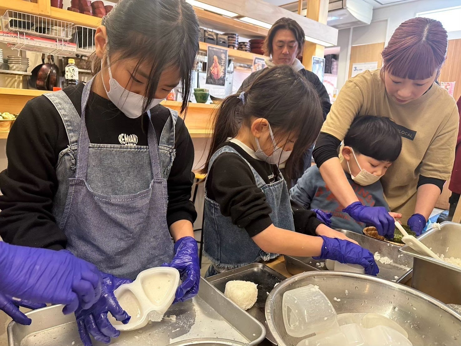 株式会社TABLOCAL、親子参加型イベント「こども炊き出しチャレンジ in 紬」を開催　子どもたちが“おむすび200個・豚汁100食”で100人分の災害時の食事づくりに挑戦