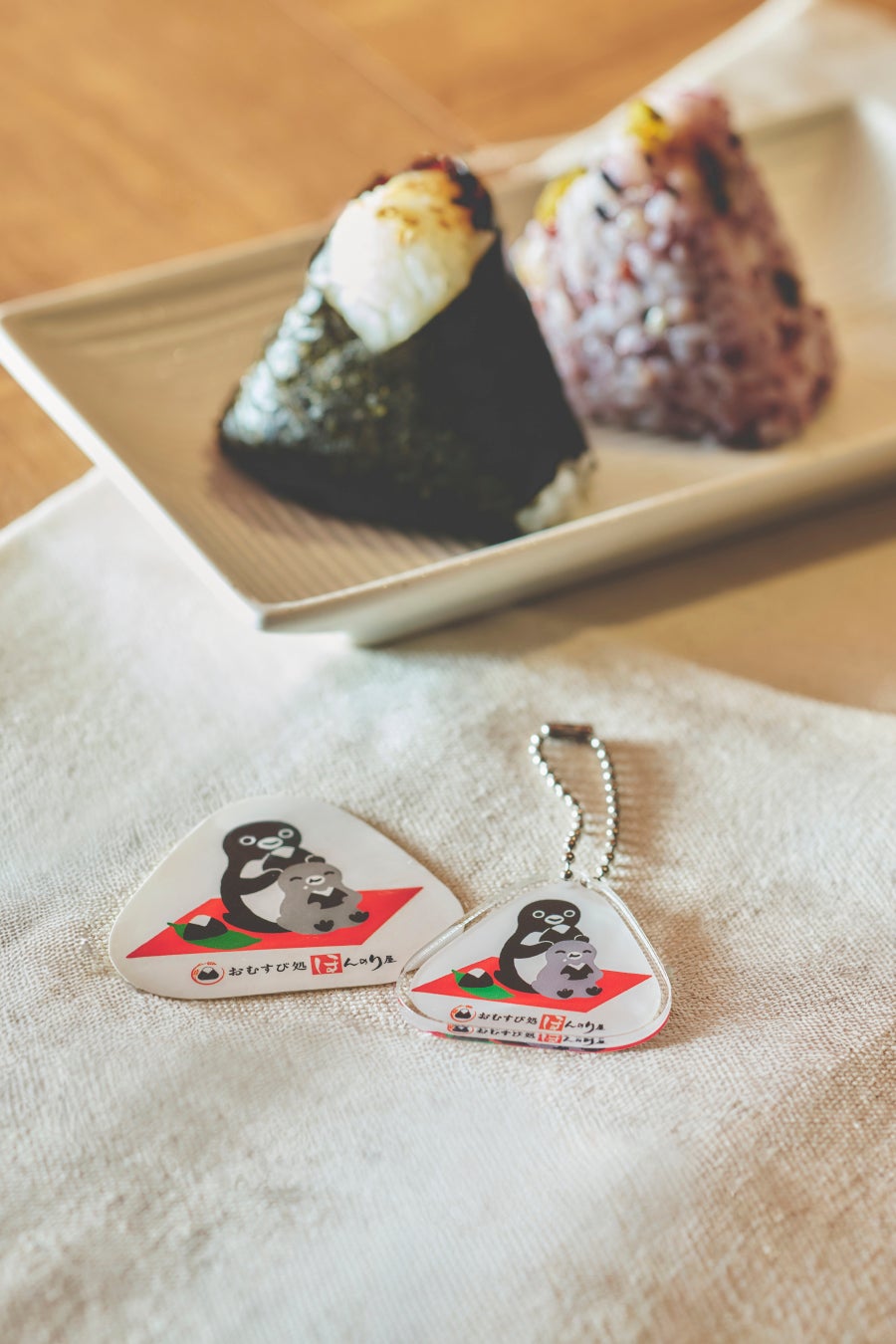 「Suicaのペンギンがおむすびをほおばる限定デザイン！」おむすび処ほんのり屋で交通系電子マネー決済キャンペーンを3月23日から開催