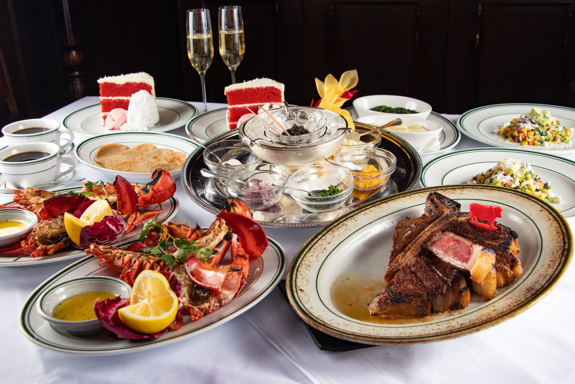 祝杯のシャンパンもついた豪華コースが登場「ウルフギャング・ステーキハウス」大阪店 11周年記念 スペシャルコース