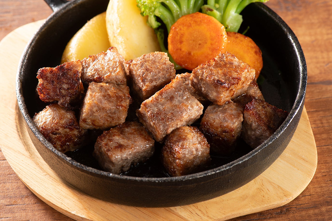 「サイコロ★ステーキ」から冷凍の小袋タイプ3品が登場