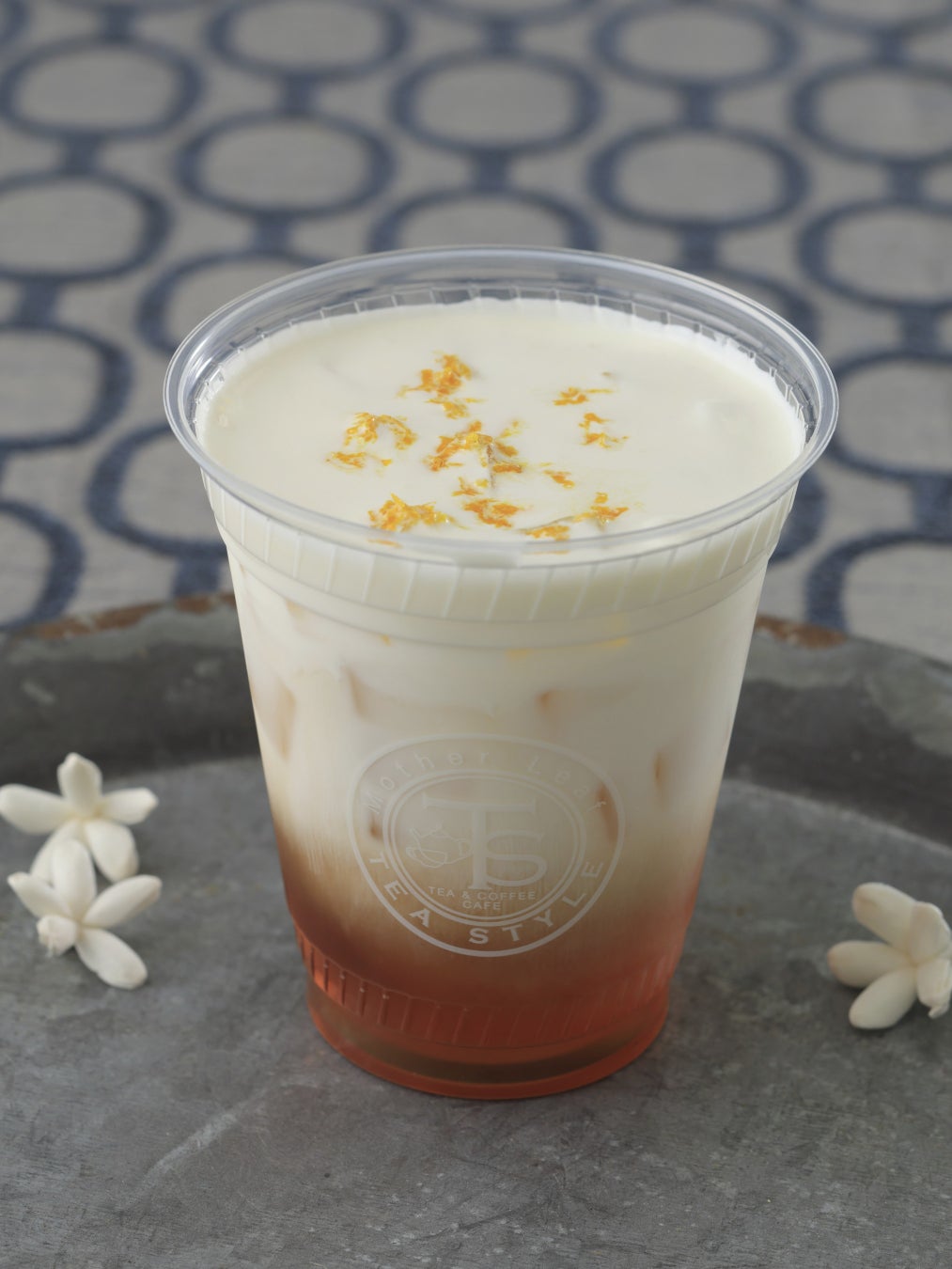 本格紅茶をカジュアルに楽しむカフェ「マザーリーフティースタイル」で人気の「ジャスミン香る クリームミルクティー」が期間限定で復活