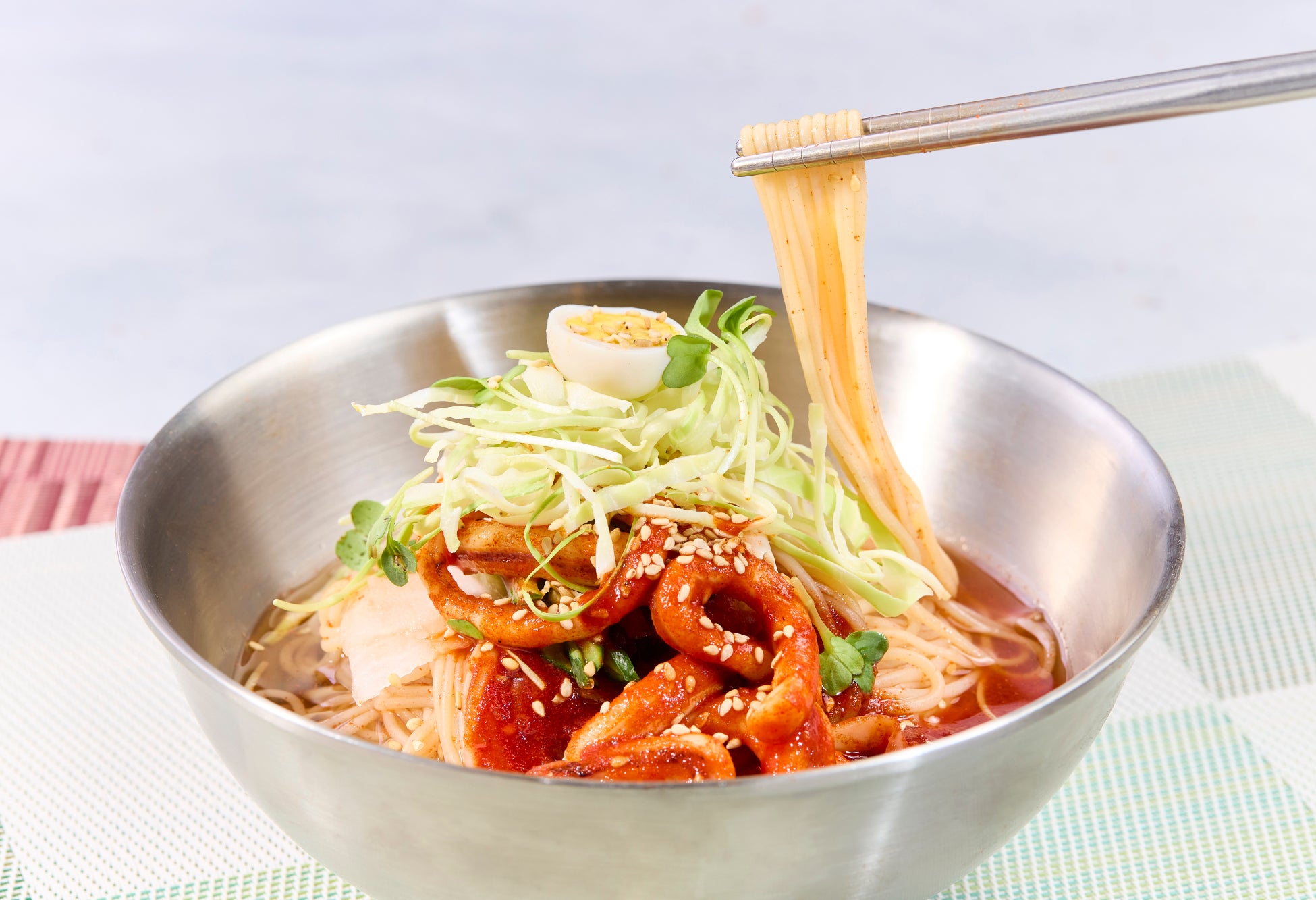 【新メニュー】甘酸っぱさとほどよい辛さの「赤水冷麺（アカミズレイメン） 빨간 물냉면」登場。チャルモゴッソヨ（잘 먹었어요）東京ドームシティ店で4月6日より提供開始