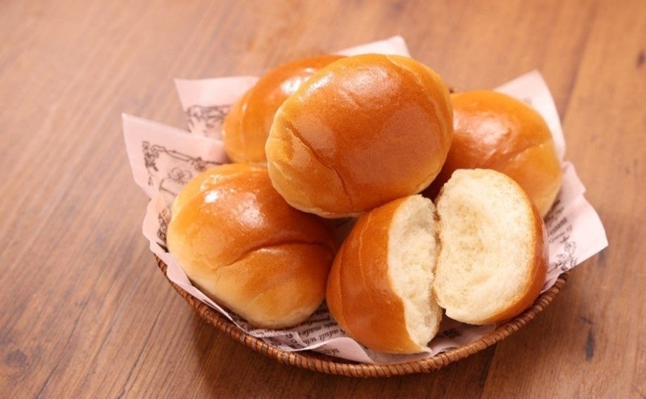 【ローソンストア100・4月の新商品】家計を応援！朝食の定番「ロールパン」をおいしさそのまま値下げリニューアル　端午の節句を彩る「かしわ餅」や初夏先取りの「冷し麺」など順次発売