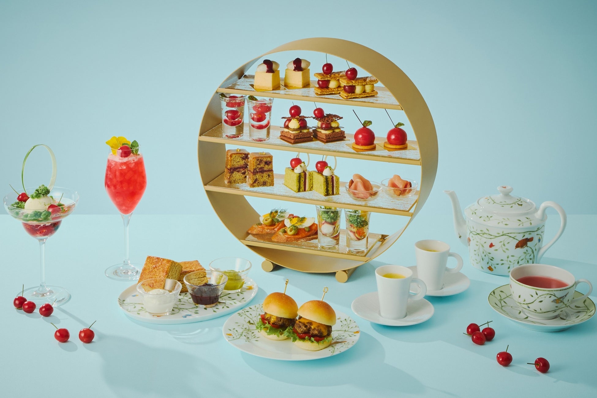 【明治記念館】鮨・天麩羅・鉄板焼「羽衣」では、平日ランチ限定で団体旅行や訪日ツアーなどに最適な「季節の四つ切り弁当膳」をご提供。旬の味覚を詰め込んだ内容で、短時間でも満足度の高い食事を楽しめます。