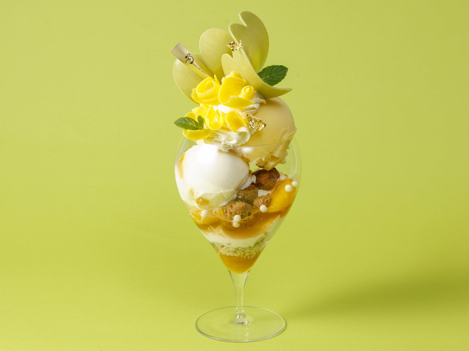 【デリーモ】春の訪れを告げるミモザの花をイメージした、柑橘とホワイトチョコレートの春限定パフェ『ミモザ』目白店にて販売