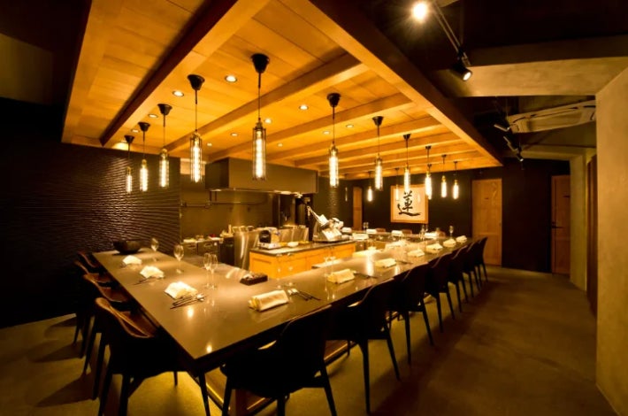 【蓮】西麻布の“イノベーティブ中華”がキッチンカーで初登場！「食べログ 中国料理 TOKYO 百名店 2026」選出の味をワンコインから。サントリー「オモウマ酒場」に3日間限定出店！