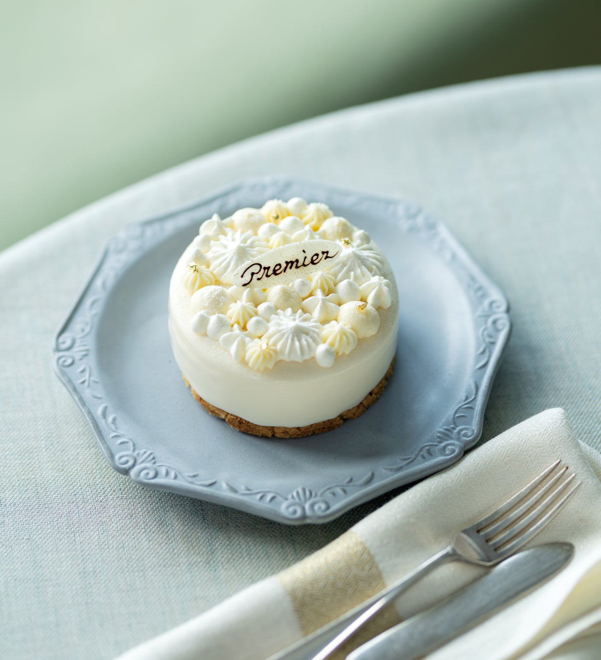 【銀座・和光】最高峰のケーキPremier（プルミエ）シリーズに新作「Premierフロマージュ Fleur blanche ―白い花―」が登場