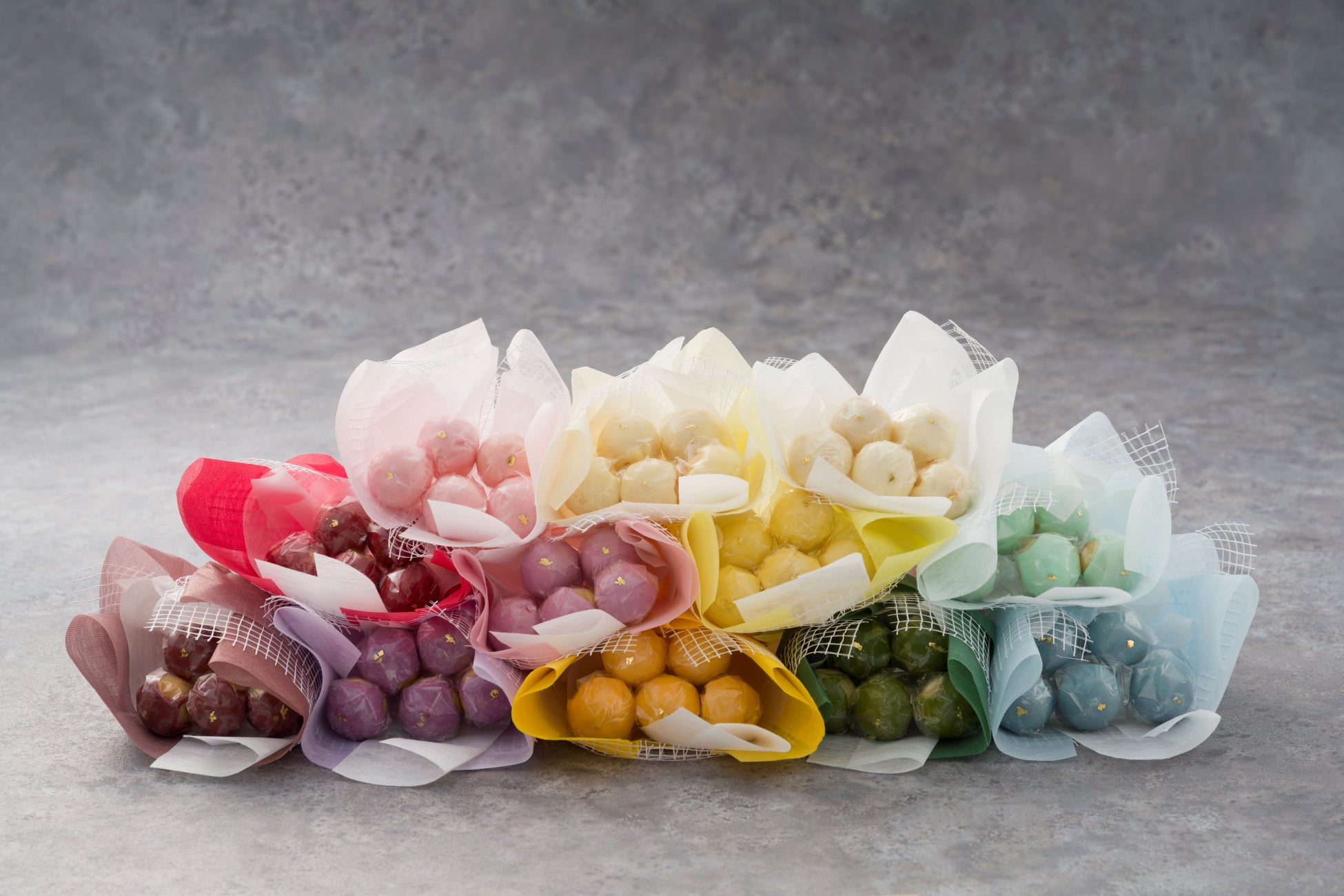 WE LABO×TKDS共同開発推し活文化と誕生月カラーに甘言葉を添えた“想いを束ねるスイーツブーケ”で撮って・飾って・贈って・味わう新たなギフトシーンを提案